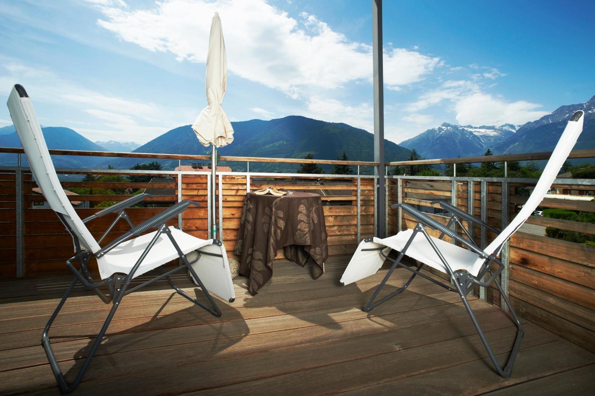 Hotel Ladurner Merano Esterno foto